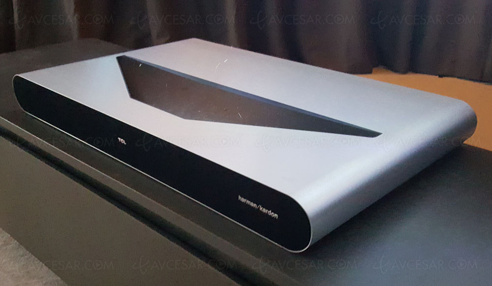 IFA 16 > TCL 4K Laser TV, vidéoprojecteur laser courte focale